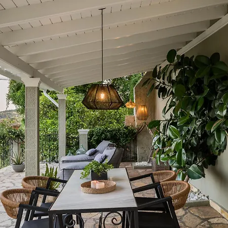 Ermioni's By Konnect, Country house